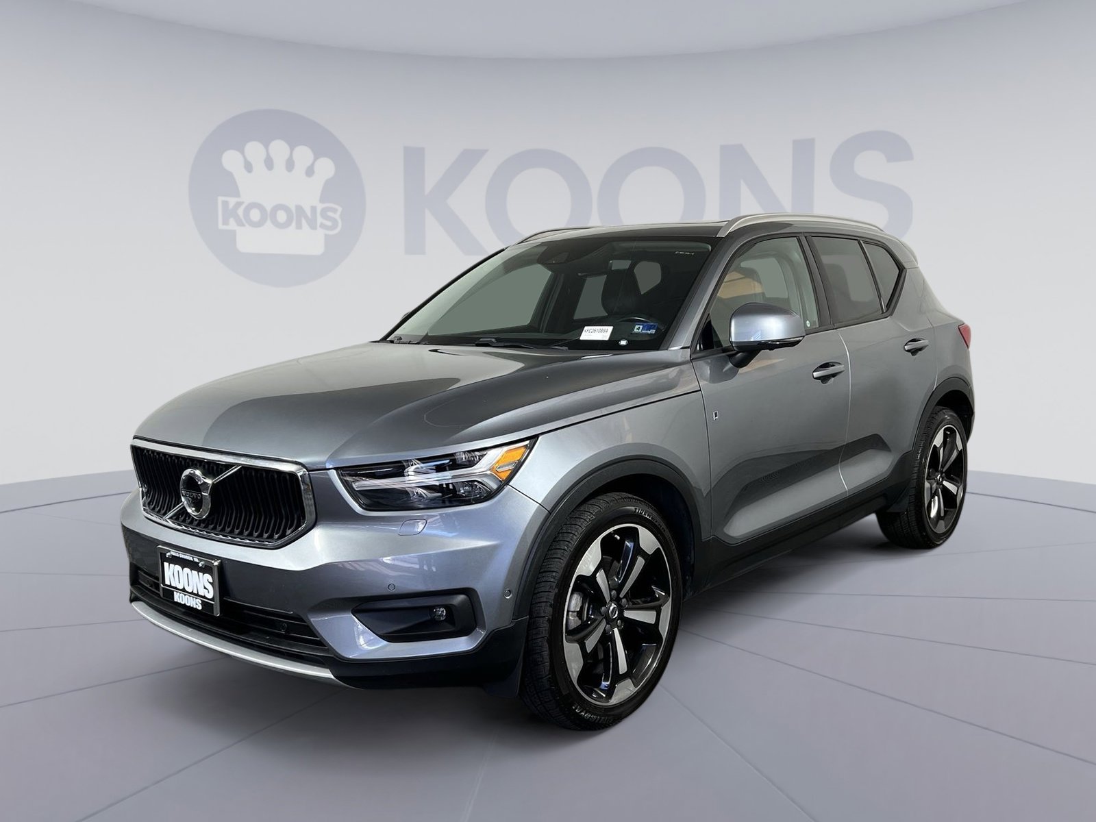 Used 2019 Volvo XC40 T5 Momentum AWD/4WD image 1