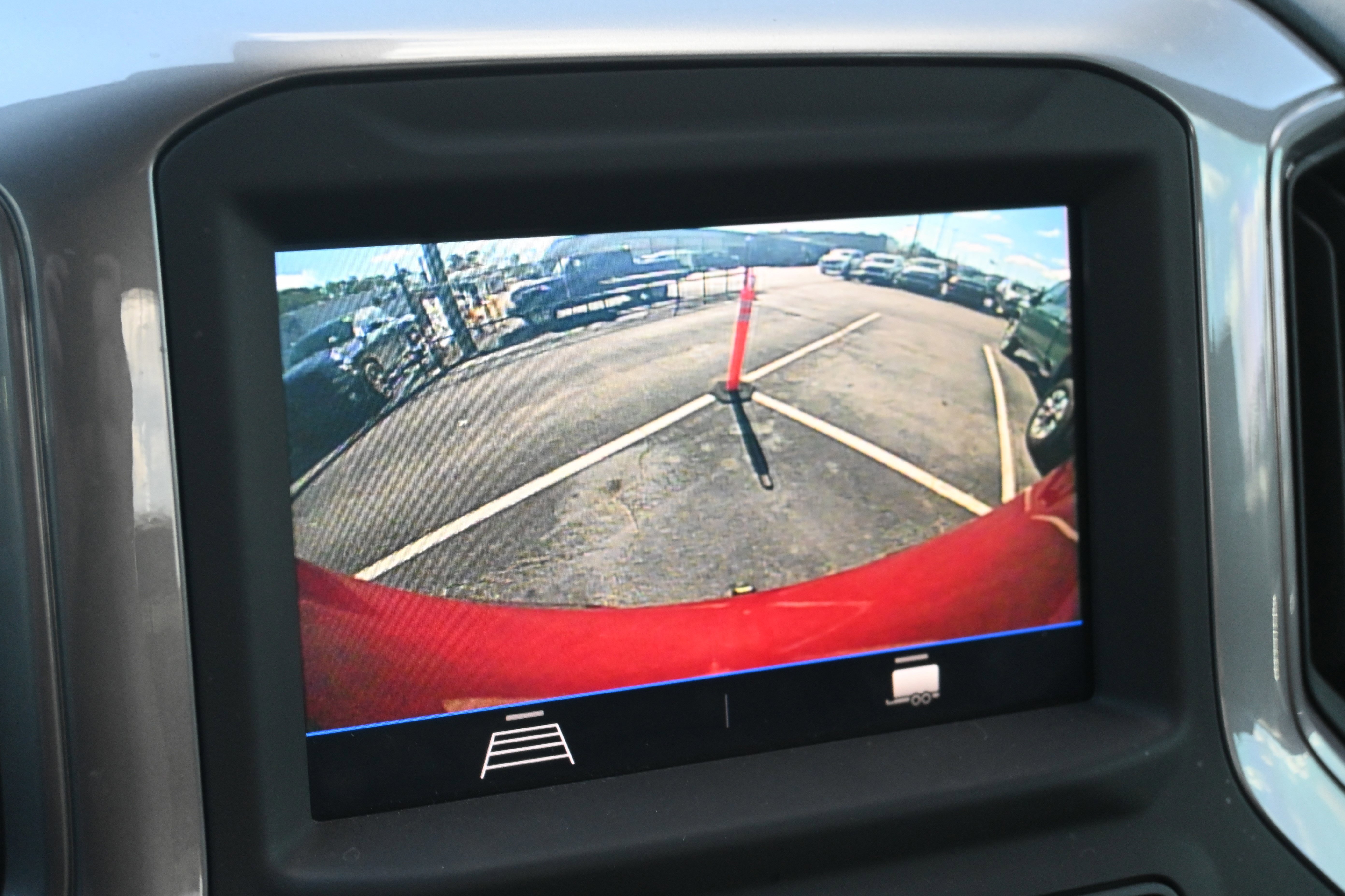 Used 2020 Chevrolet Silverado 1500 Custom w/ Custom Value Package image 14