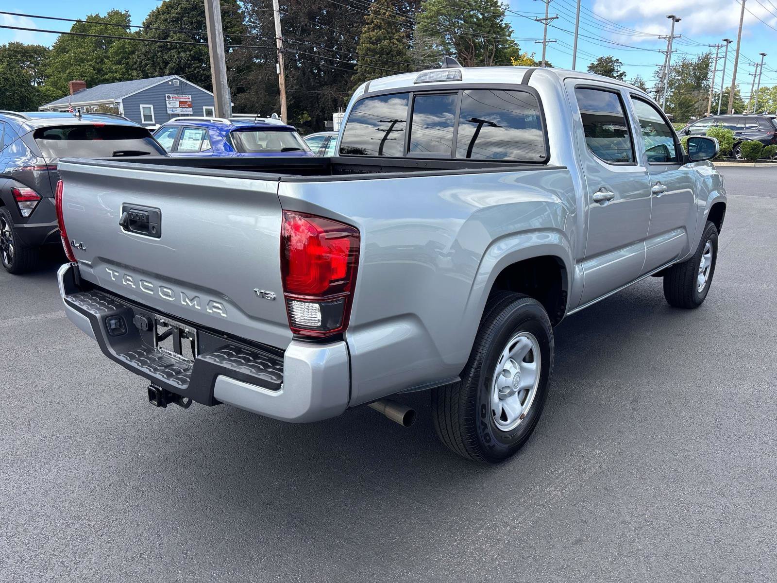 Used 2022 Toyota Tacoma SR AWD/4WD image 6