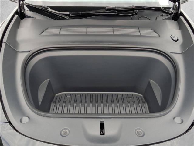 Used 2024 Tesla Model Y Long Range AWD/4WD image 24
