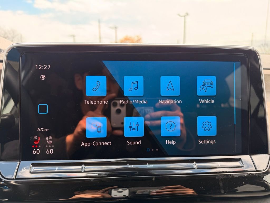 Used 2024 Volkswagen Atlas SE AWD/4WD image 15