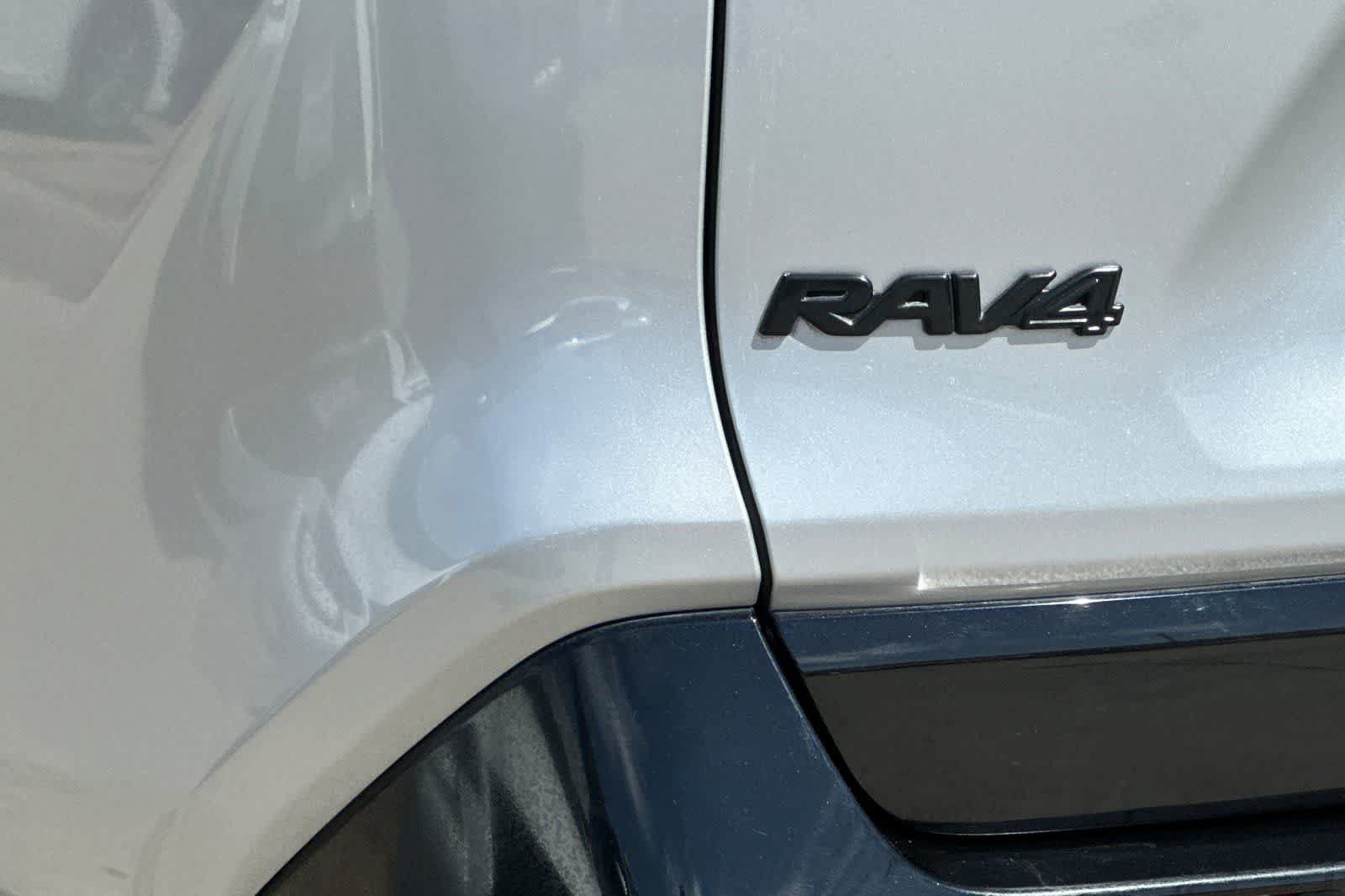 Used 2019 Toyota RAV4 XSE w/ XSE Weather Package AWD/4WD image 35