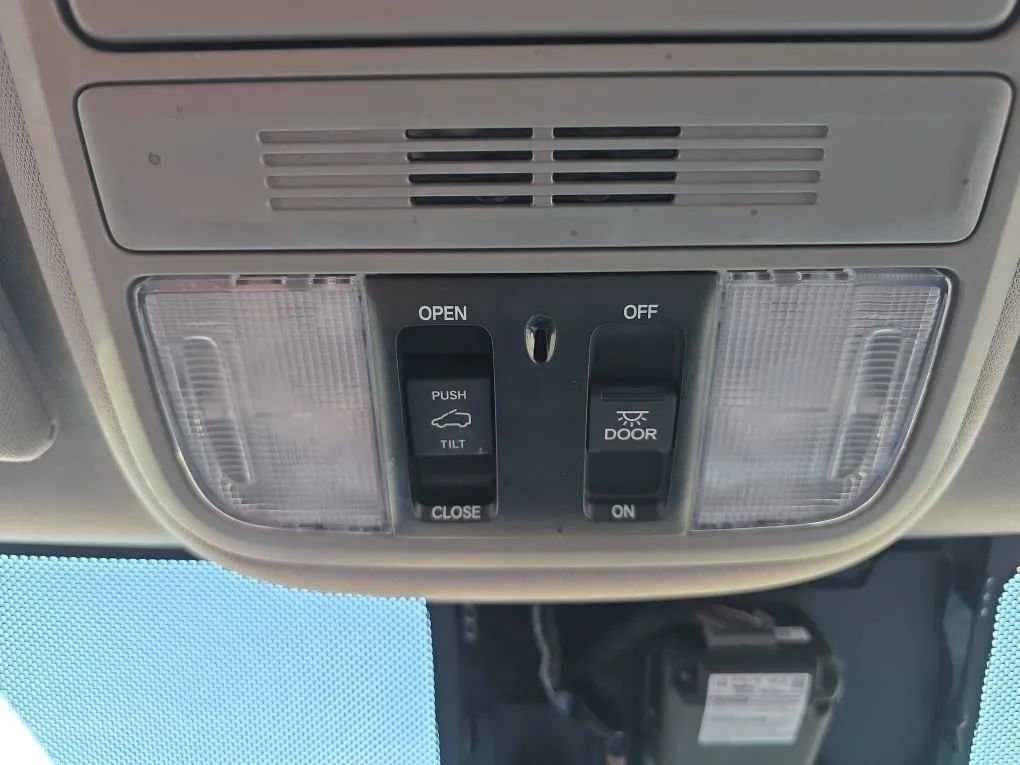 Used 2018 Honda Odyssey EX-L image 44