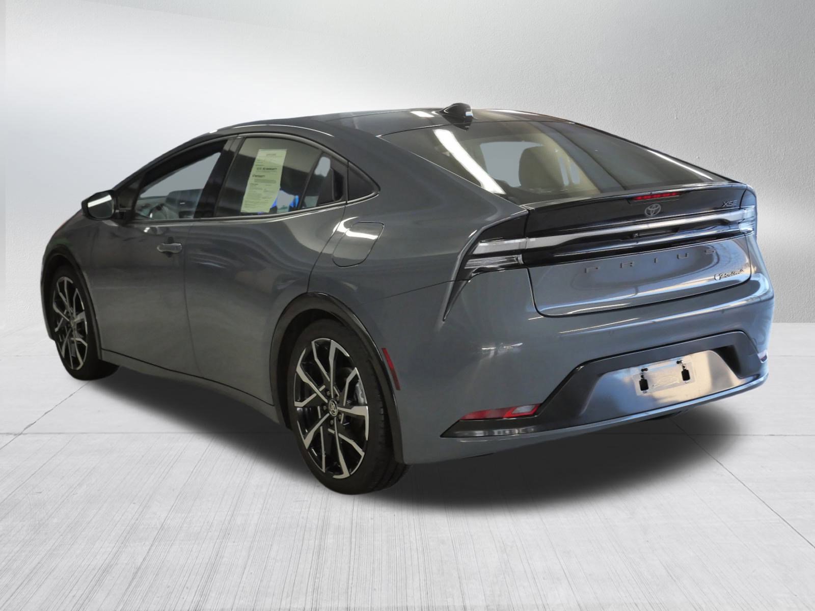 Used 2023 Toyota Prius Prime Premium image 6