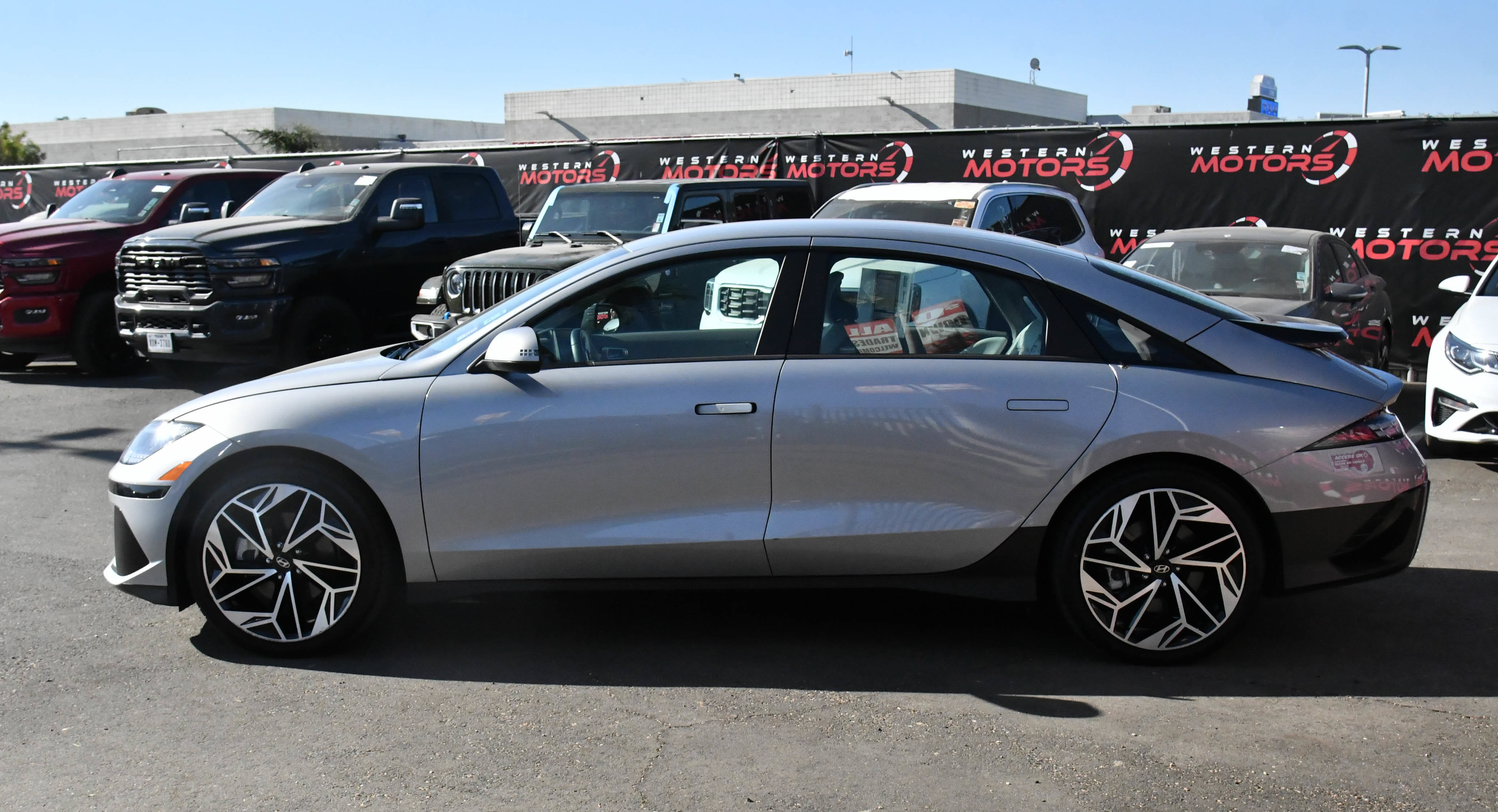 Used 2023 Hyundai Ioniq 6 SEL RWD image 4