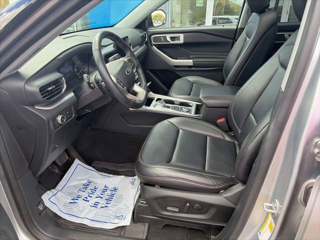 Used 2020 Ford Explorer XLT w/ Equipment Group 202A AWD/4WD image 8