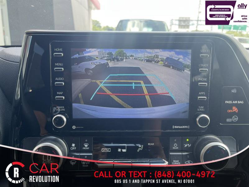 Used 2021 Toyota Highlander L FWD image 16