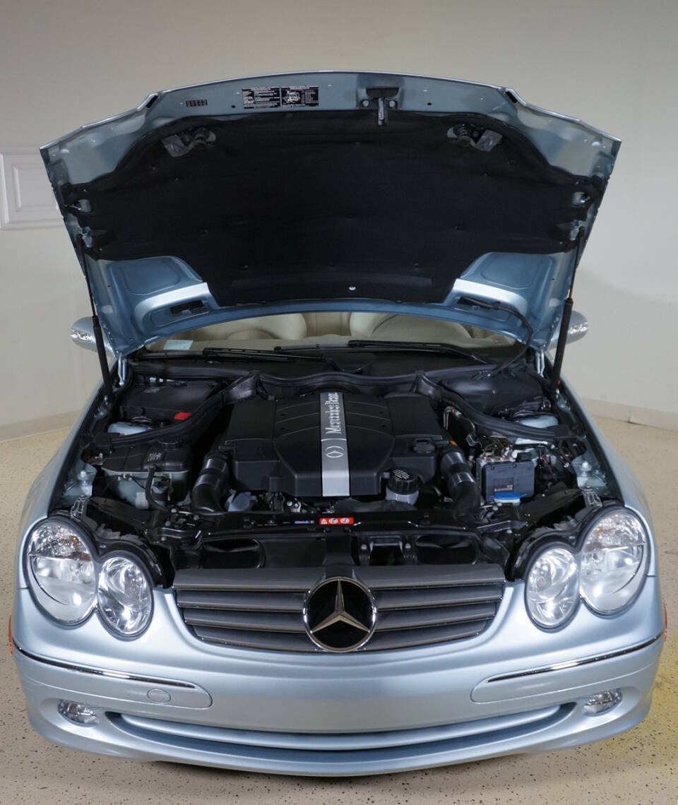 Used 2005 Mercedes-Benz CLK 320 Cabriolet image 36
