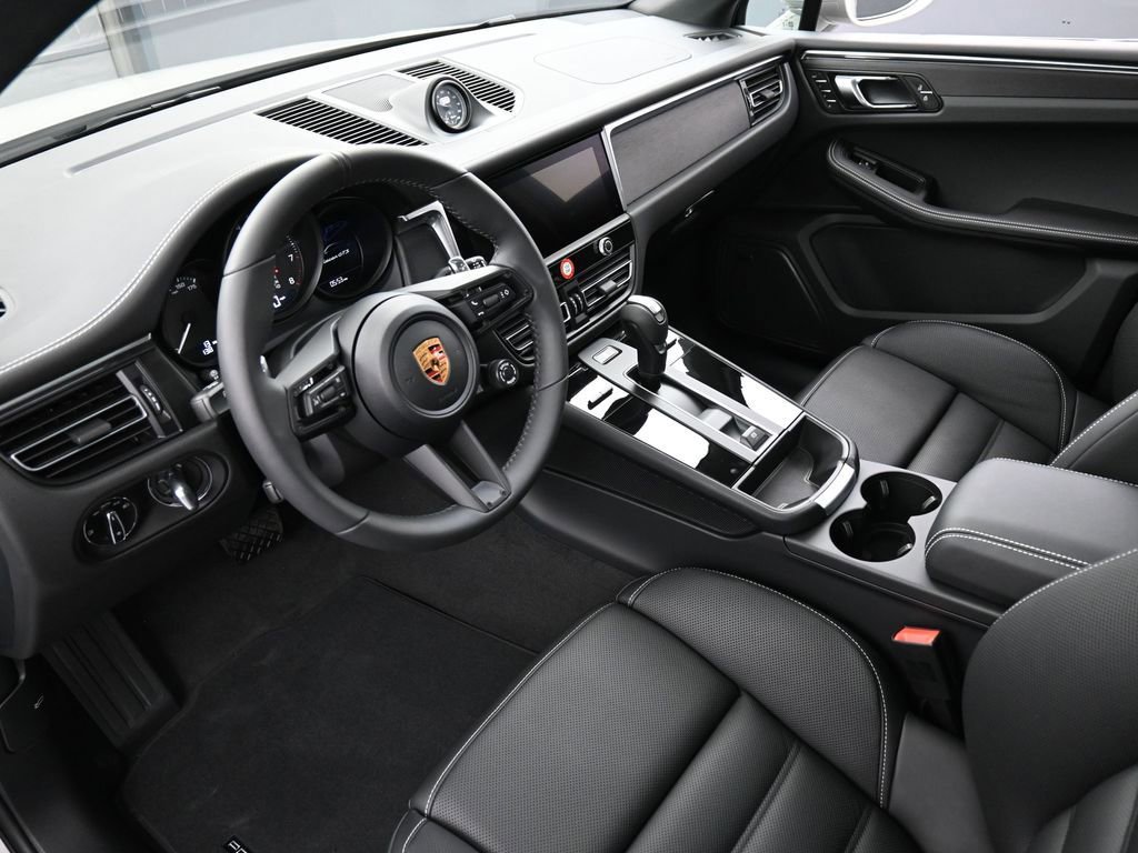 New 2026 Porsche Macan GTS AWD/4WD image 4