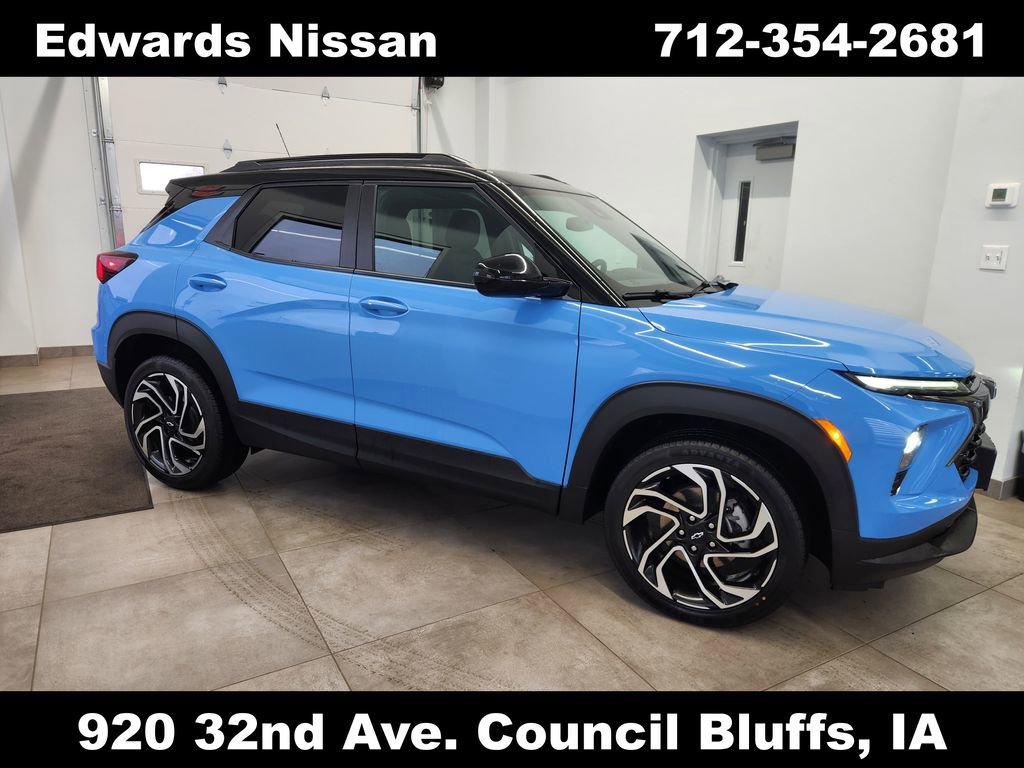 Used 2024 Chevrolet TrailBlazer RS w/ Driver Confidence Package image 2
