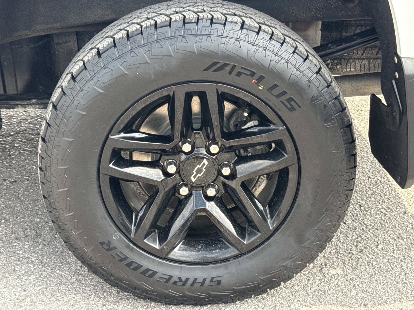 Used 2022 Chevrolet Silverado 1500 LT Trail Boss w/ LT Trail Boss Premium Package AWD/4WD image 9