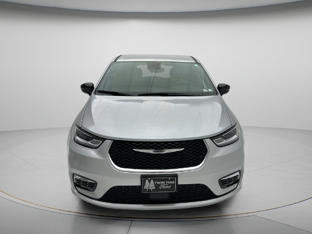 Used 2026 Chrysler Pacifica Select FWD image 2