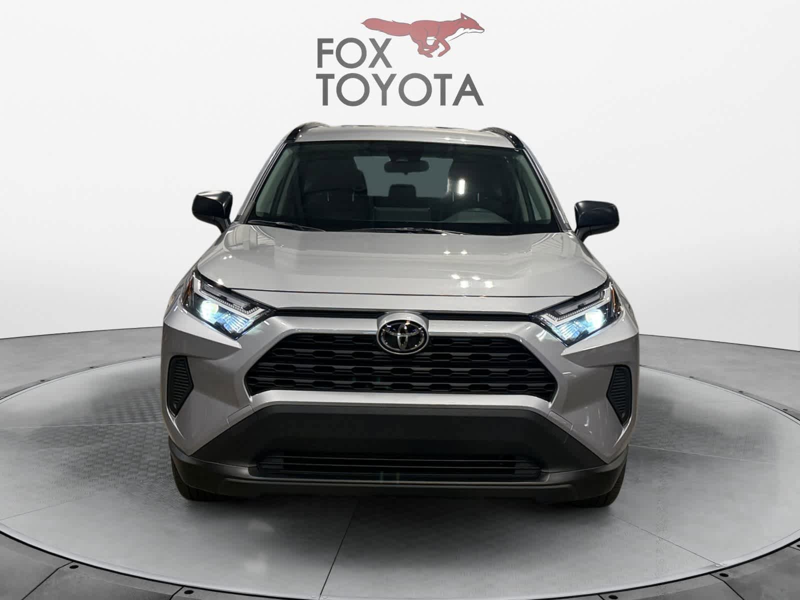Used 2025 Toyota RAV4 LE AWD/4WD image 9