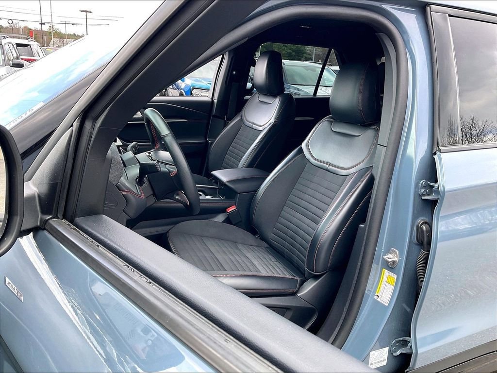 Used 2025 Ford Explorer ST-Line AWD/4WD image 9