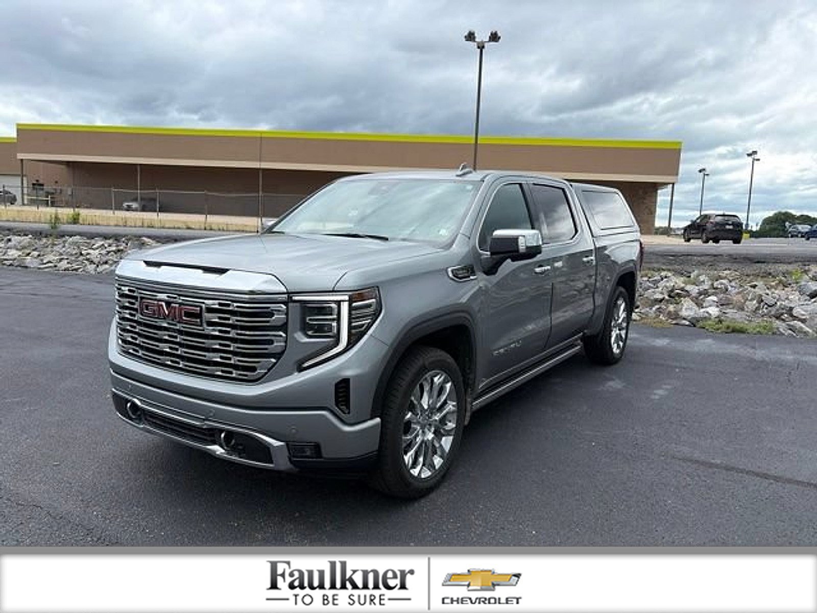 Used 2023 GMC Sierra 1500 Denali AWD/4WD image 1