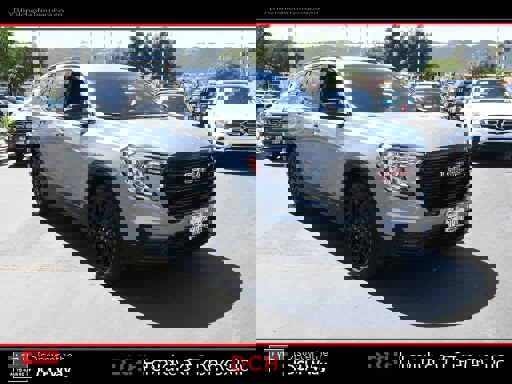 Used 2023 GMC Terrain SLE w/ Elevation Edition image 3