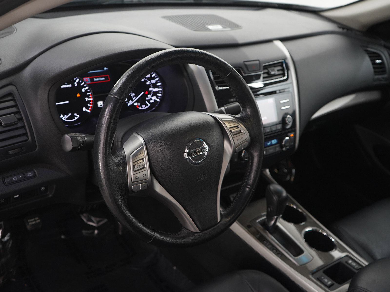 Used 2014 Nissan Altima 2.5 SL w/ Moonroof Package FWD image 19