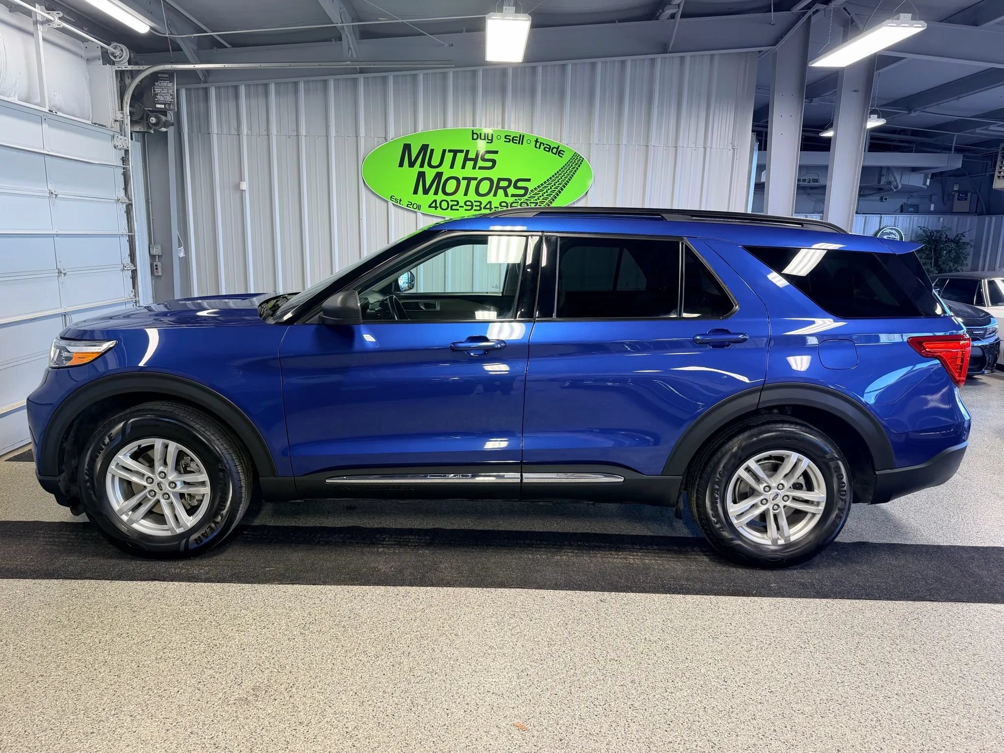 Used 2022 Ford Explorer XLT w/ Equipment Group 202A AWD/4WD image 7