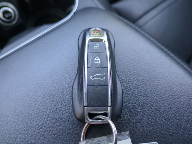 Used 2020 Porsche Cayenne image 35