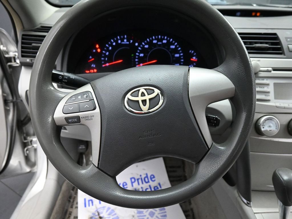 Used 2011 Toyota Camry LE image 28