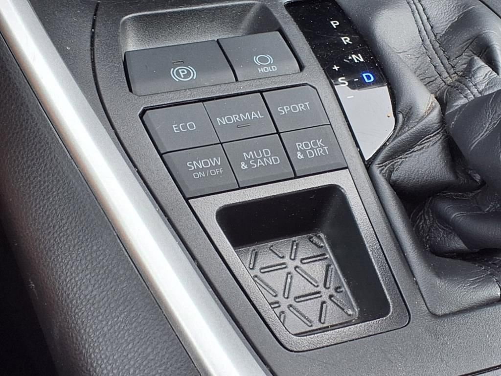 Used 2024 Toyota RAV4 XLE image 15