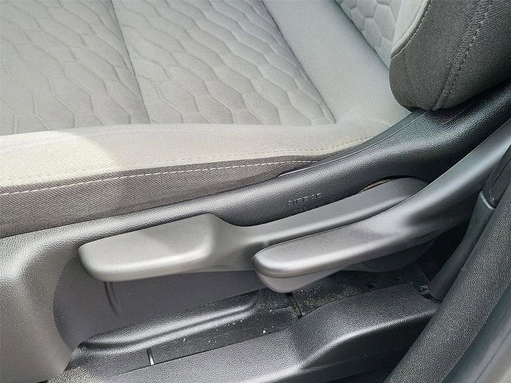 Used 2019 Chevrolet Equinox LS AWD/4WD image 39
