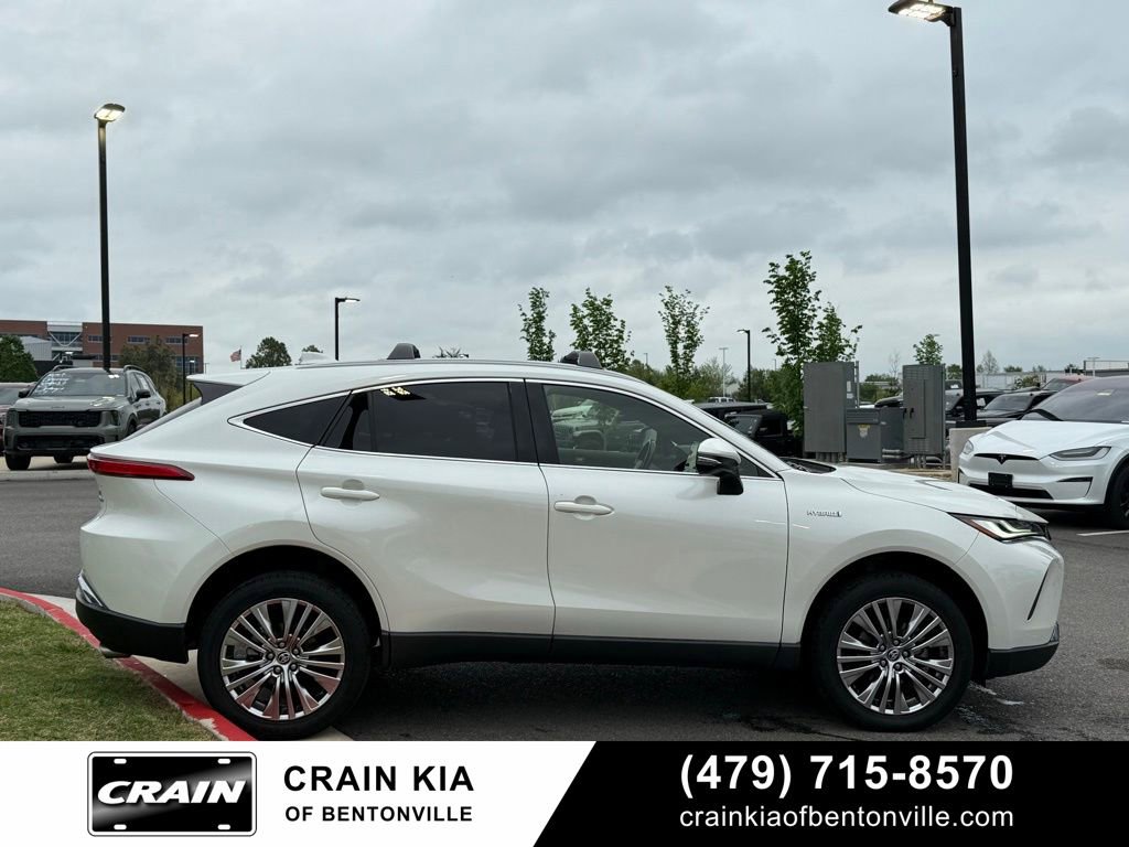 Used 2021 Toyota Venza XLE w/ Softex Package AWD/4WD image 9