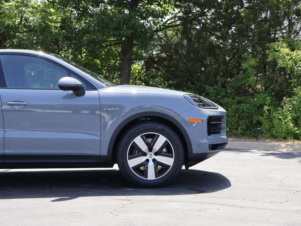 New 2026 Porsche Cayenne E-Hybrid Coupe AWD/4WD image 10