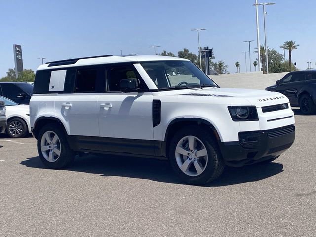 Used 2024 Land Rover Defender 110 X-Dynamic SE image 4
