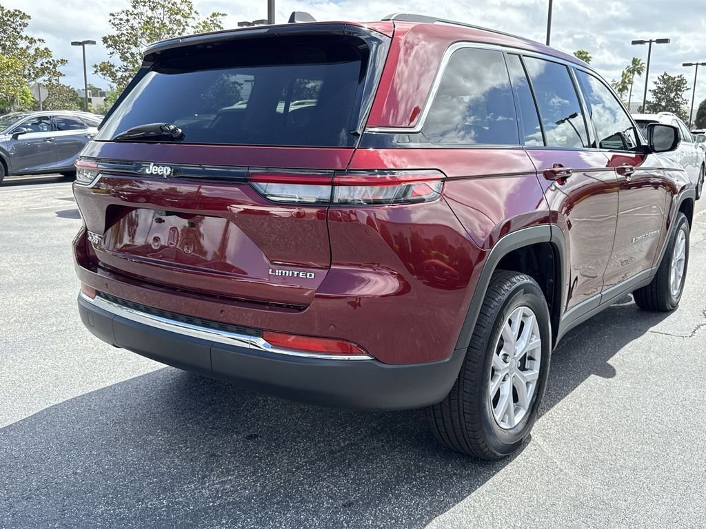 Used 2022 Jeep Grand Cherokee Limited image 11