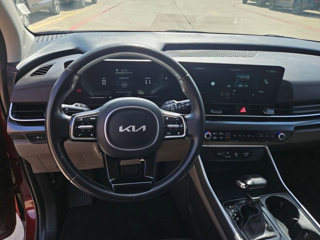 Used 2025 Kia Carnival image 17