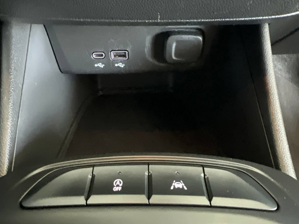 Used 2025 Buick Envista Preferred FWD image 57