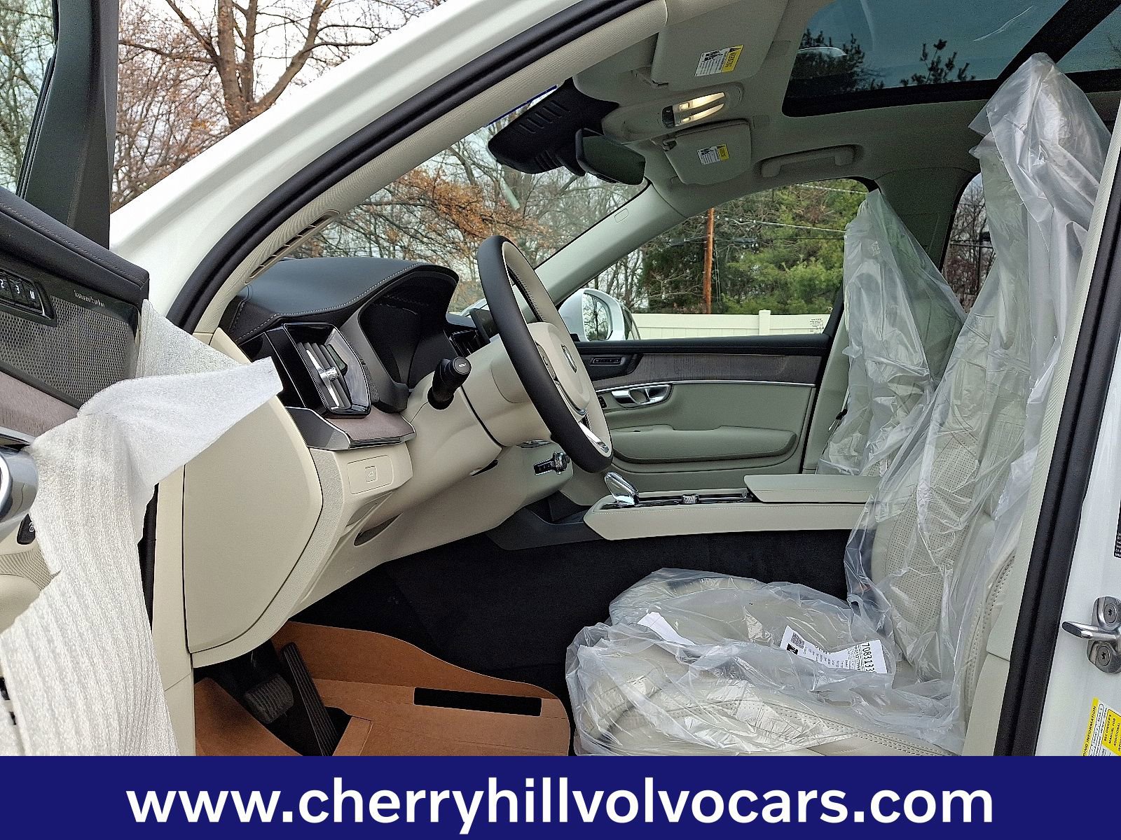 New 2026 Volvo XC90 B6 Ultra w/ Protection Package image 9