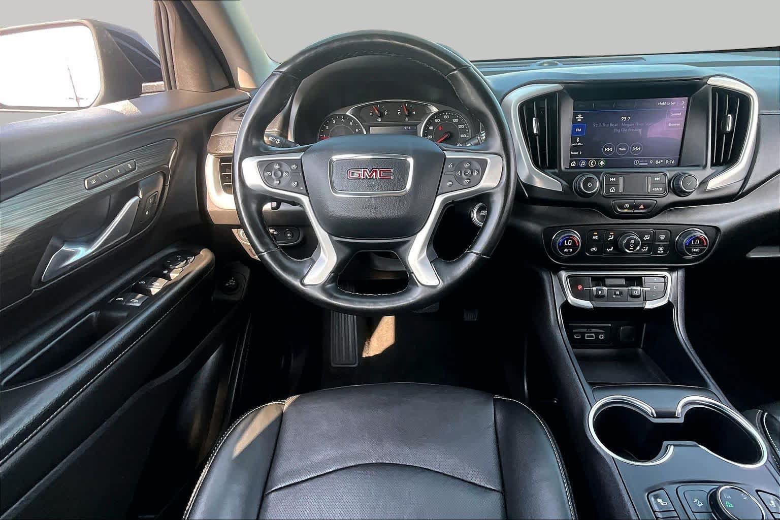 Used 2024 GMC Terrain SLT AWD/4WD image 6