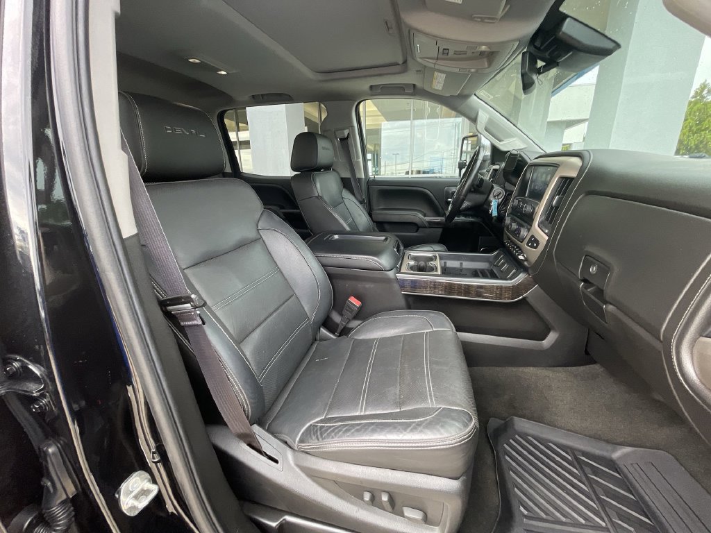 Certified 2015 GMC Sierra 2500 Denali w/ Duramax Plus Package AWD/4WD image 27
