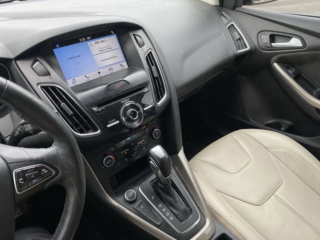 Used 2017 Ford Focus Titanium image 8