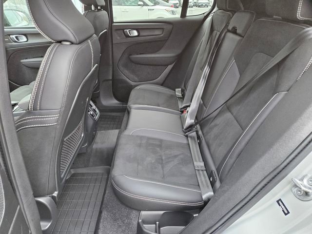 Used 2023 Volvo C40 P8 Recharge Ultimate w/ Protection Package Premier image 15