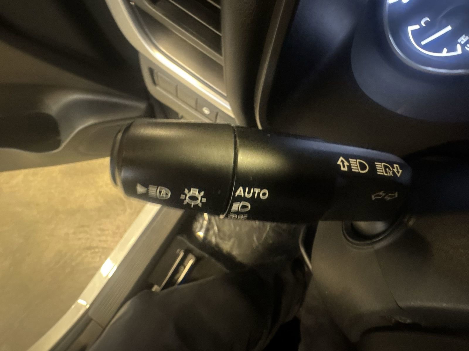 Used 2024 Nissan Rogue SV image 22