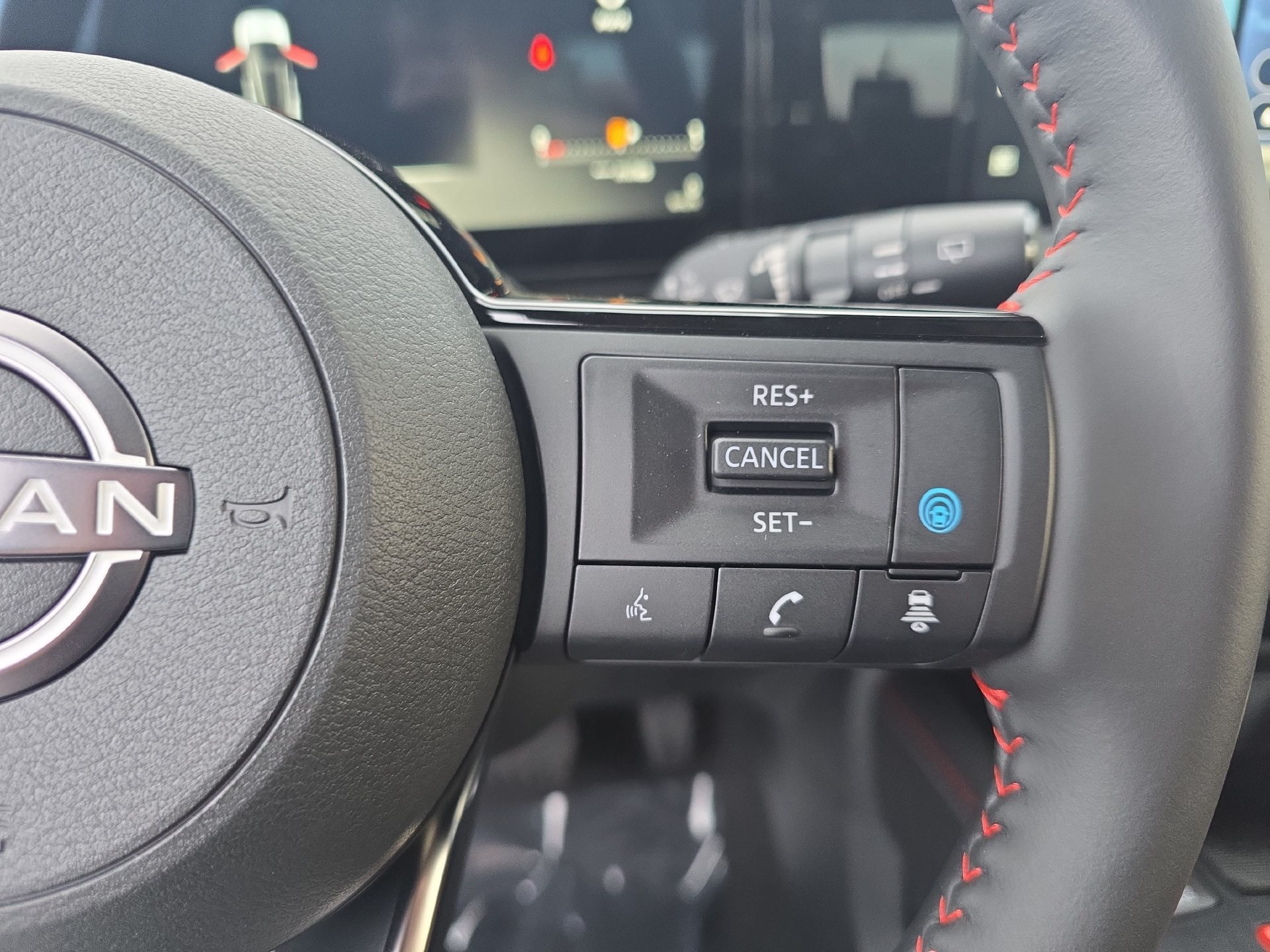New 2027 Nissan Kicks SR w/ SR Premium Package AWD/4WD image 18