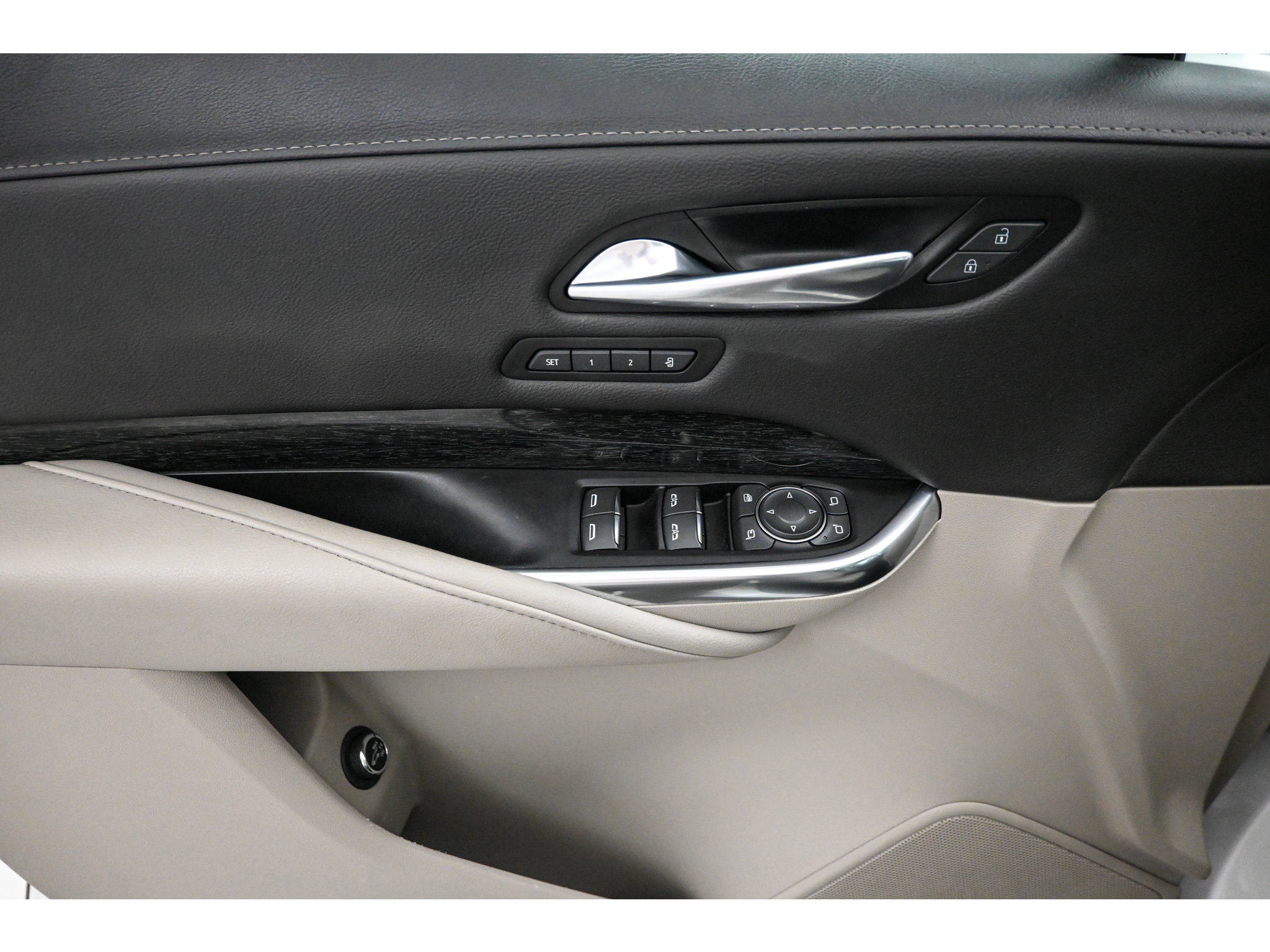 Used 2023 Cadillac XT4 Premium Luxury w/ Cold Weather Package FWD image 30