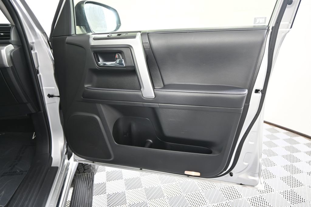 Used 2024 Toyota 4Runner Limited image 12