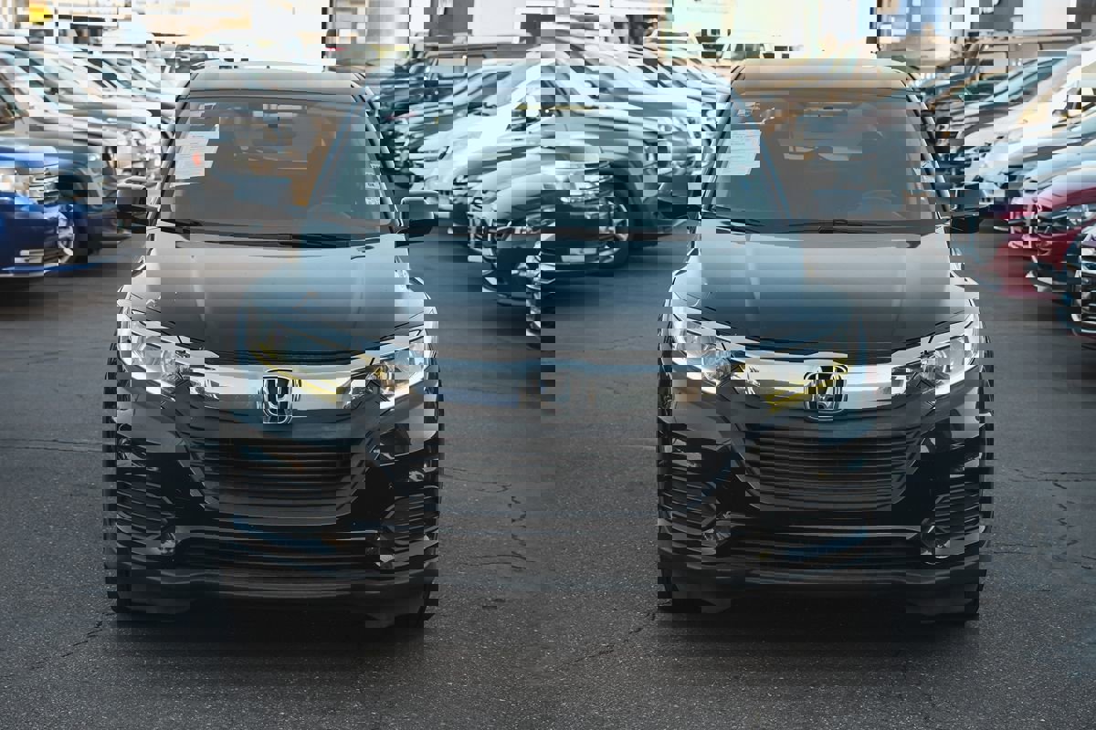 Used 2019 Honda HR-V LX image 4