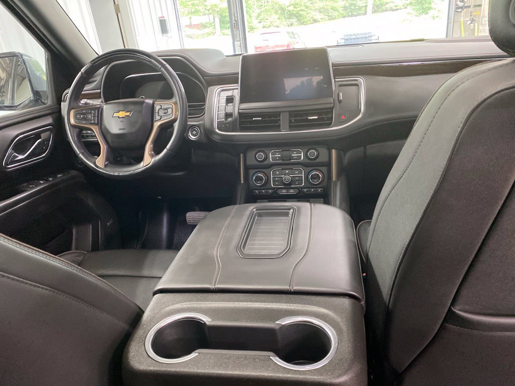 Used 2024 Chevrolet Tahoe High Country w/ Advanced Technology Package AWD/4WD image 3