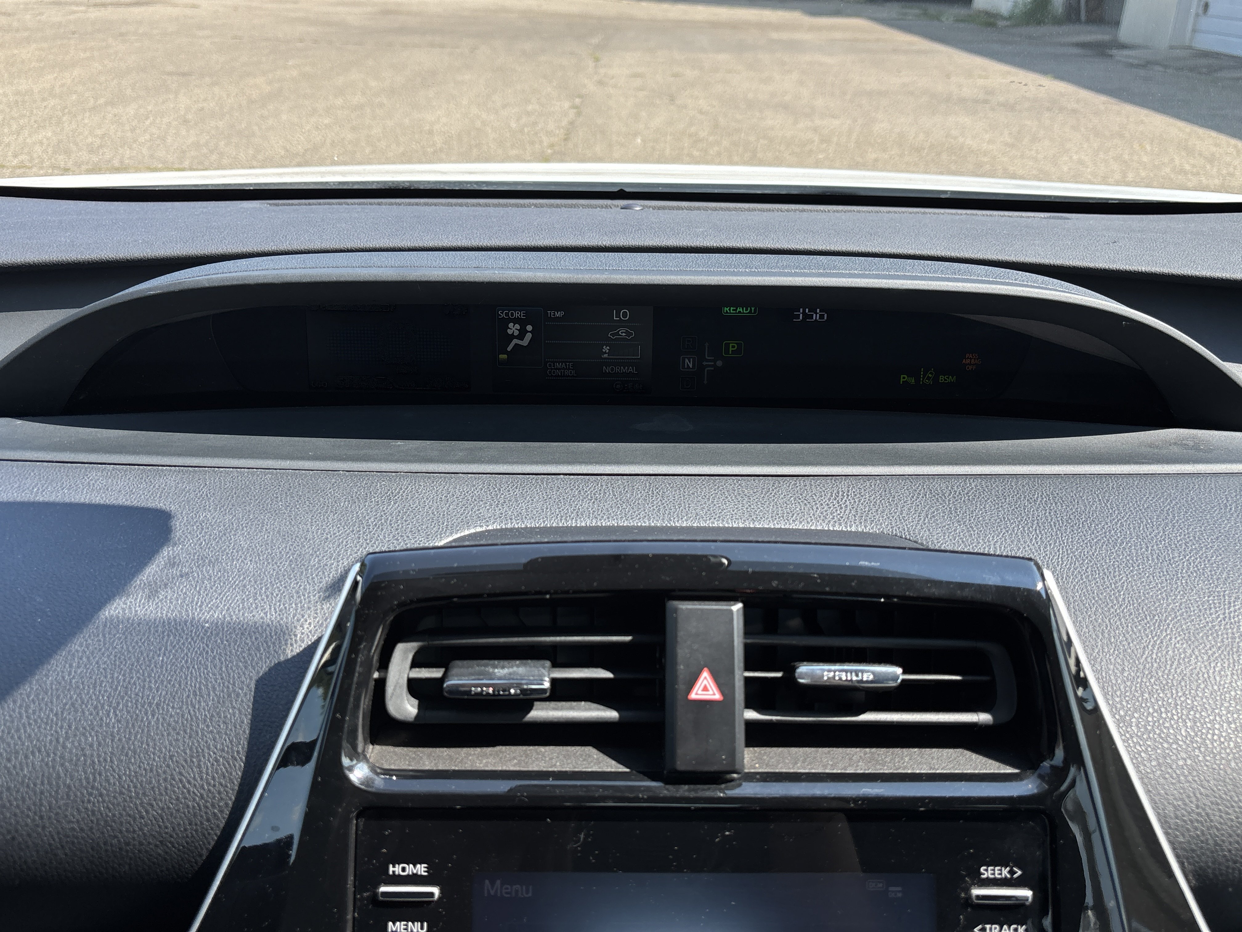 Used 2022 Toyota Prius LE FWD image 22