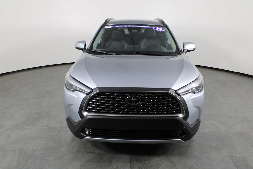 Used 2024 Toyota Corolla Cross XLE FWD image 12