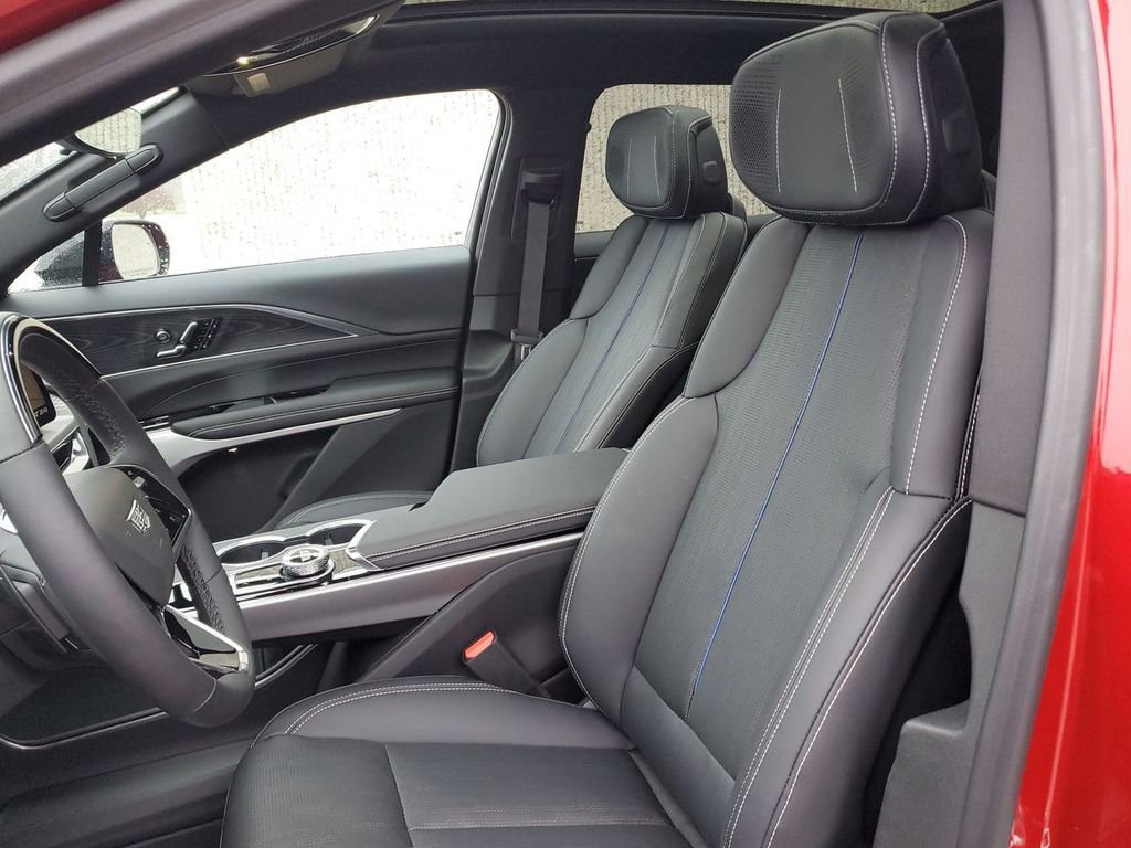 New 2025 Cadillac Lyriq Sport image 20