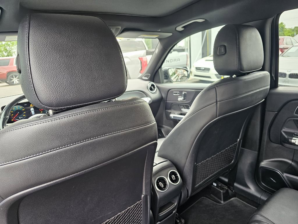 Used 2020 Mercedes-Benz GLB 250 4MATIC w/ Premium Package image 36