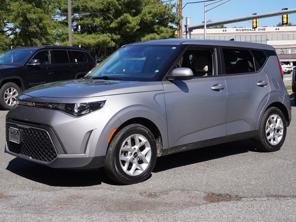 Used 2025 Kia Soul LX w/ LX Technology Package FWD image 6