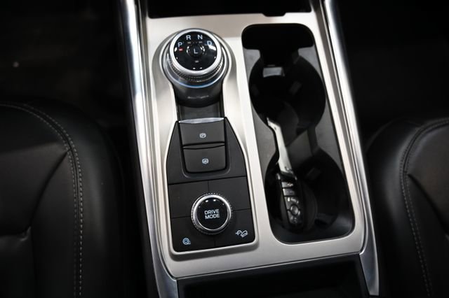 Used 2022 Ford Explorer XLT w/ Equipment Group 202A image 19
