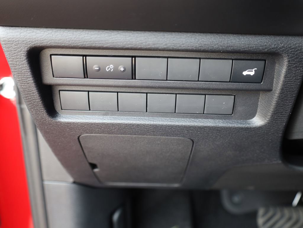 New 2025 Mitsubishi Outlander SE image 38